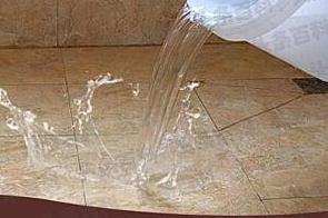 新都漏水维修 免砸砖防水材料该如何施工